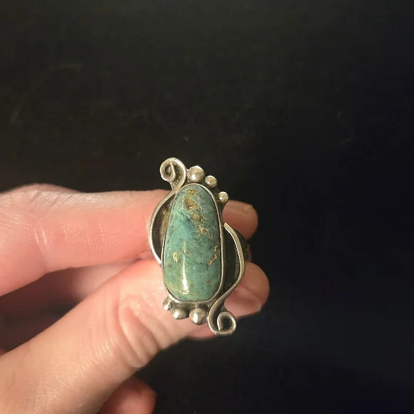 70s Southwest Turquoise & Sterling Silver Ring - Picture 2 of 5